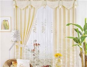 選擇窗簾色調(diào)有講究，炎炎夏日給你不一樣的清涼