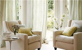 選擇窗簾色調(diào)有講究，炎炎夏日給你不一樣的清涼