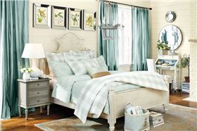 如何用窗簾來改變房間的色彩？