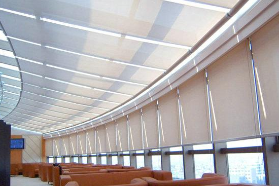 辦公室適合使用哪種窗簾？其優(yōu)缺點(diǎn)都有啥？