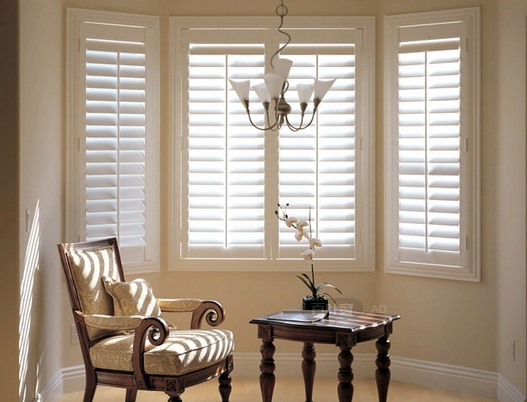 百葉窗選擇有竅門，應與墻壁色相搭配