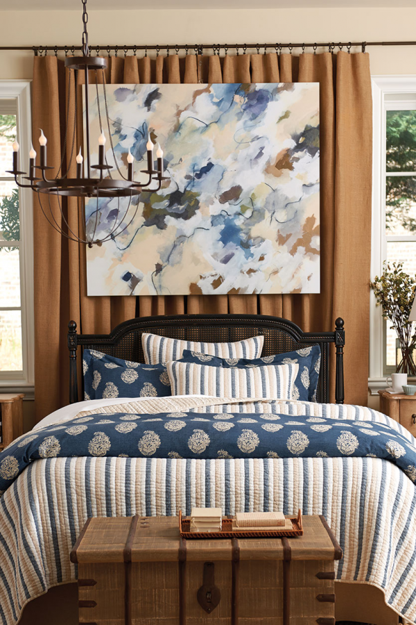 如何用窗簾來改變房間的色彩？